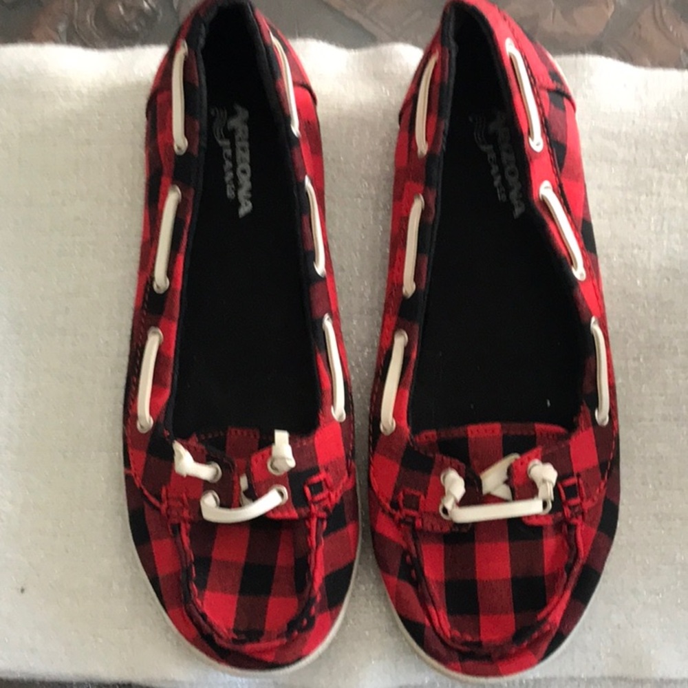 Don’t pass up these cute red and black boat shoes!